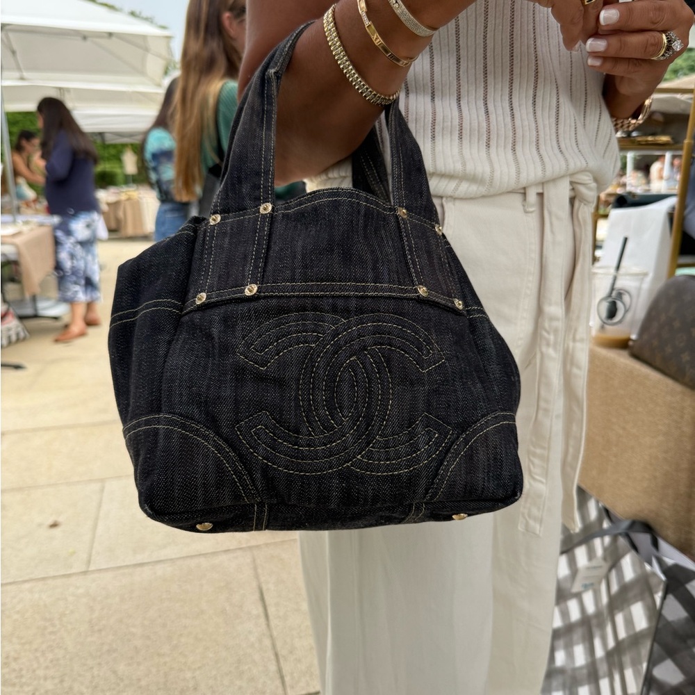 Chic Chanel denim Designer Tote Bag authentic with coa - Picture 8 of 8